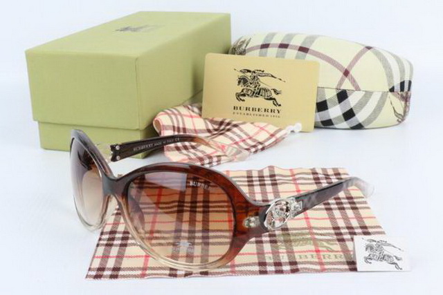 Burberry Boutique Sunglasses 019